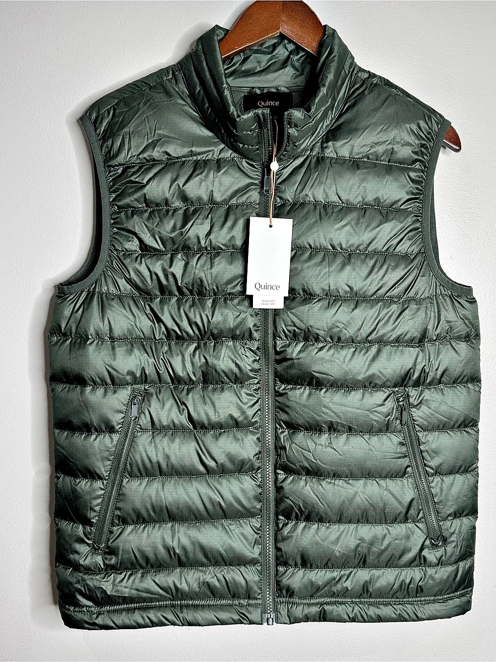 NWT Quince Lightweight Down Packable Puffer Vest Down Puffer Vest in Green